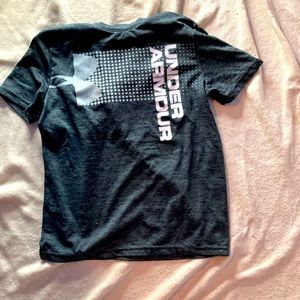 Under armor shirt all gray boys